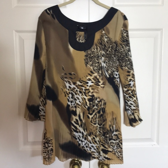 Leopard Fortuni Pleats Blouse - Picture 7 of 9